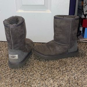 Grey short UGGs. Size 5M, 6.5W